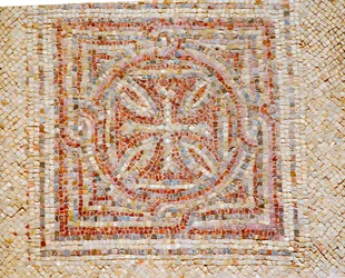 Detail van een kruis uit de mozaïekvloer van de Byzantijnse kerk in Shoham, Israël, ca. 5e eeuw AD (mozaïek)