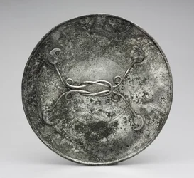 Spiegel met een handvat in de vorm van een Herakles-knoop, c.280-400