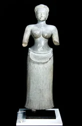 Vrouwelijke godheid uit Phnom Bakheng, Cambodja