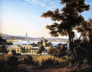 Het stadssilhouet van Potsdam boven Glienicke