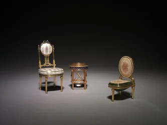 Miniatuurstoel, Kompas en Miniatuur Bidet