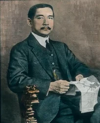 Portret van Sun Yat-sen (1906-1967), eerste president van de Republiek China, ca. 1912