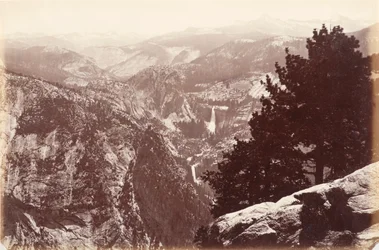 Vernal en Nevada Falls vanaf Glacier Point