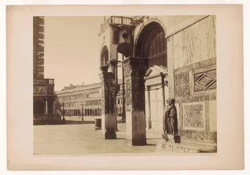 Piazza San Marco, gezien vanaf de Porta della Carta. Venetië.