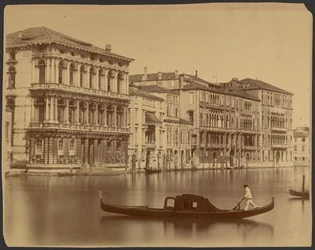 De palazzi Rezzonico, Giustiniani en Foscari langs het Canal Grande