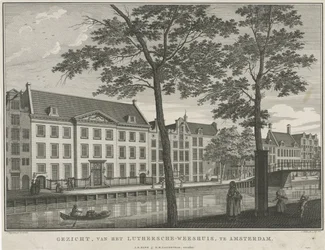Gezicht op het Lutherse Weeshuis te Amsterdam