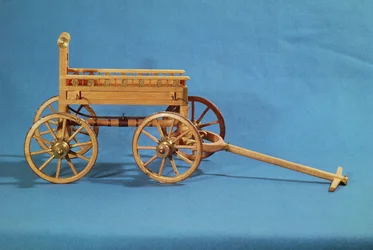 Reconstructie van een wagen gevonden in het graf van een prinses van Vix (hout)