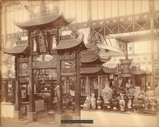 Zicht op de Chinese Hof, Hoofdgebouw, Centennial Tentoonstelling, Philadelphia