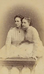 Portret van grootvorstin Alexandra Iosifovna en grootvorstin Olga Constantinovna van Rusland