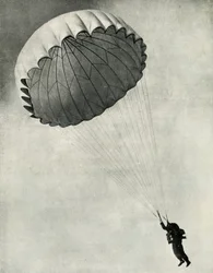 Piloot met parachute tijdens de Tweede Wereldoorlog, 1941