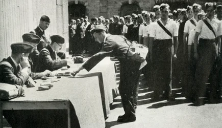 Betaaldag markeert het leven in de Koninklijke Luchtmacht op regelmatige intervallen, 1941