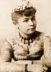 Portret van Annie Howard de getatoeëerde dame, c.1898