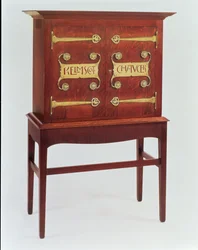 De Kelmscott Chaucer-kast, ontworpen door C.F.A. Voysey (1857-1941) en gemaakt door F. Coote, 1899