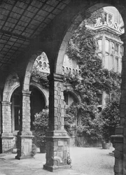 De westelijke kloostergang