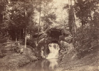 Grot, Mare aux Biches, Bois de Boulogne