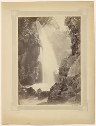 Waterval en rotsen, Zuid-Frankrijk