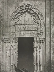 Kathedraal van Chartres: Rechterdeur van het Koninklijk Portaal met Onze-Lieve-Vrouw van Chartres