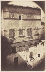 Gevel van een romaans huis in Saint-Gilles du Gard
