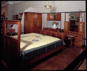Slaapkamer suite voor de logeerkamer op 78 Derngate, Northampton, vervaardigd door W. J. Bassett-Lowke, 1917