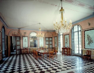 Zicht op de eetkamer van het kasteel van Malmaison, residentie van Keizer Napoleon I (1769-1821), versierd door Charles Percier (1764-1838) en Pierre Francois Leonard Fontaine (1762-1853) 1800 Rueil Malmaison, musee du chateau