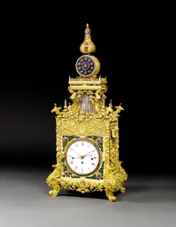 Een zeer zeldzame vergulde, met pasta ingelegde muzikale automaat tafelklok, waarschijnlijk Guangzhou, ca. 1790