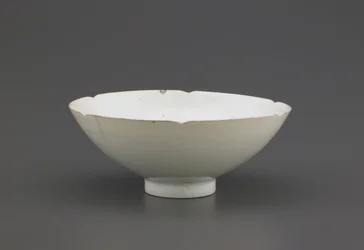 Kom met ingekeepte rand, Jingdezhen, Jiangzi-provincie, Noordelijke of Zuidelijke Song-dynastie