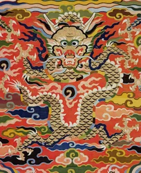 Detail van stof met een vijf-draak Kossu, Wanli-periode, 1573-1619 (zijde)