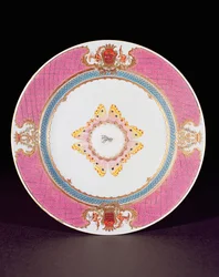 Dinerbord geschilderd in Famille Rose met de wapens van de Grimaldi di Castro, Yongzheng periode (1723-35) ca.1735