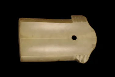 Fragment van dolkbijl (ge) late Shang tot vroege Westelijke Zhou dynastie