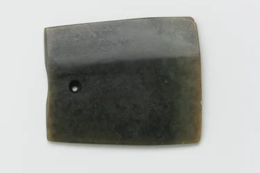 Deel van een chang, Shang of Westelijke Zhou dynastie (jade)