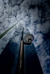 Weerspiegeling in de stedelijke lucht