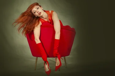 Glamoureus rood portret
