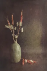 Rustiek arrangement van gedroogde bloemen