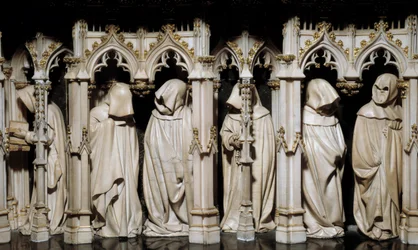 De boetelingen bij het graf van Filips de Stoute (1342-1404), beeldhouwwerk van Claus Sluter (1350-1406), 15e eeuw. Dijon, Museum voor Schone Kunsten