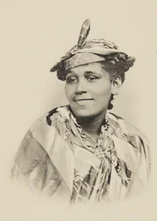 MARTINIQUE - Type en Creoolse Kleding, ca. 1910
