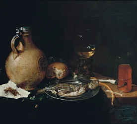 Een aardewerken bierpul, tabak in een stuk papier, een broodje, een witte kleipijp, een roemer, gesneden haring op een tinnen bord en een kometenglas op een gedeeltelijk gedrapeerde houten tafel, 1664