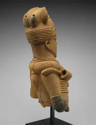 Hoofd en torso van een vrouwelijke figuur, Jos Plateau regio, Nigeria, 500 v.Chr.-200 n.Chr. (aardewerk)