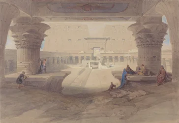 Van onder de zuilengang van de Tempel van Edfu, Opper-Egypte