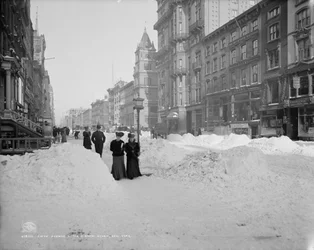 Fifth Avenue na een sneeuwstorm, New York, ca. 1905