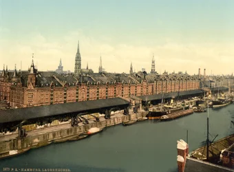 Magazijnen bij dokken, Hamburg, Duitsland, Fotochrome Print, ca. 1900