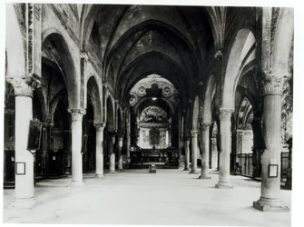 Interieur van de kerk
