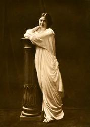 Miss Isadora Duncan, eind 19e eeuw