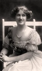 Nina Sevening, Britse actrice