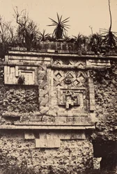 Uxmal, Indisch bas-reliëf, nonnenpaleis (Uxmal, Bas Relief de l