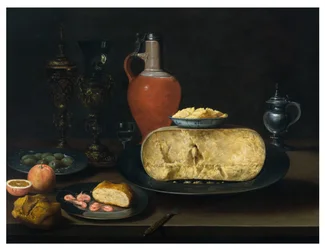 Een stilleven met kaas, boter, brood, garnalen, sinaasappels, olijven en wijn op een tafel