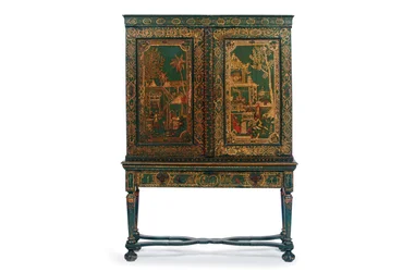 Verzamelaarskast op standaard, ca. 1700-30