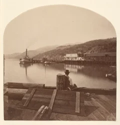 Sausalito vanaf de N.P.C.R.R.-kade, gezien naar het zuiden