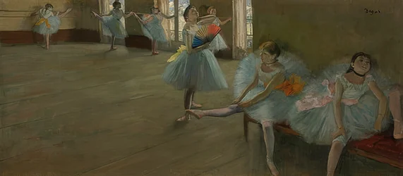 Dansers in een oefenruimte