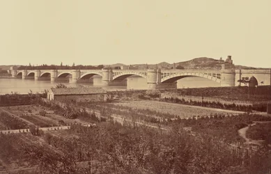 Tarascon. Viaduct