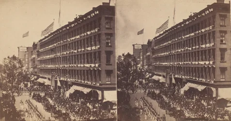 De ambassade vertrekt van de Metropolitan naar het stadhuis, 1860